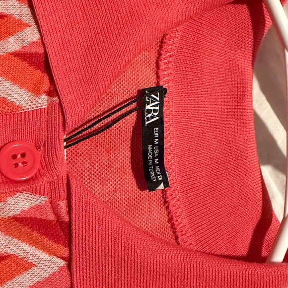 Women's Short-Sleeve Knit Polo Dress in Coral Zigzag - Picture 4 of 4